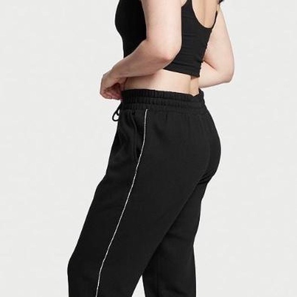 Abercrombie & Fitch Black Pants with White Trim – Size M (New Without Tags) - Picture 2 of 9